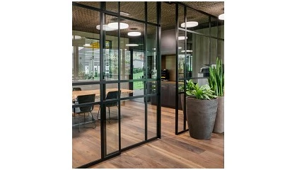 Foto de Forster apresenta nova porta de correr e refor�a seguran�a passiva