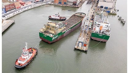 Foto de Astilleros de Murueta bota el quimiquero h�brido Bah�a Beatriz para Mureloil