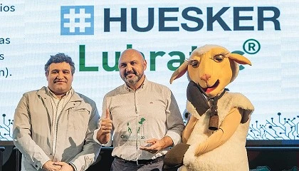 Foto de Entrevista a Sebastián Martín, veterinario asesor consultor de OVIverso, y Fernando Moreno, responsable Téxtiles Técnicos de Huesker