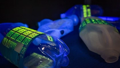 Foto de Suntory Beverage & Food GB&I integra tecnología QR avanzada en sus envases junto a Polytag