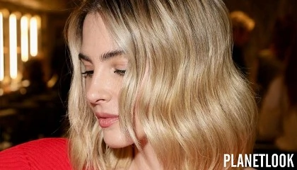 Foto de Andrea Duro conf�a en Arkh� Cosmetics para preparar su melena en los premios del cine espa�ol