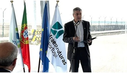 Foto de Obras p�blicas: consigna��o da empreitada porto de Set�bal a Praias do Sado na Linha do Sul