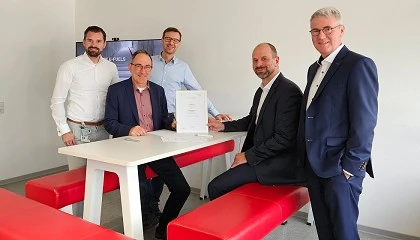 Foto de Siemens y CAPHENIA se al�an para acelerar la producci�n de combustible sostenible para aviaci�n