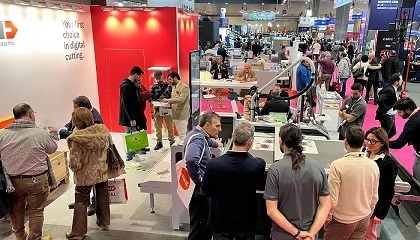 Foto de Z�nd presenta en C!Print Madrid 2026 la mesa de corte digital S3 con configuraci�n modular y automatizaci�n adaptable