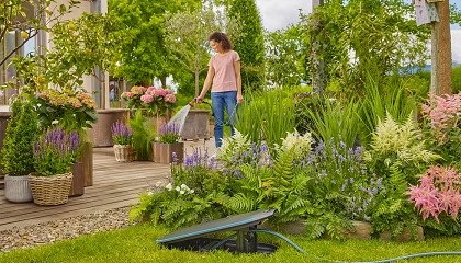 Foto de Portamangueras enterrado de Gardena: riego inteligente y eficiente que no rompe la est�tica del jard�n