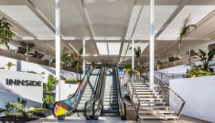 Foto de Las p�rgolas bioclim�ticas Saxun transforman el exterior del Hotel Innside by Meli� Alicante