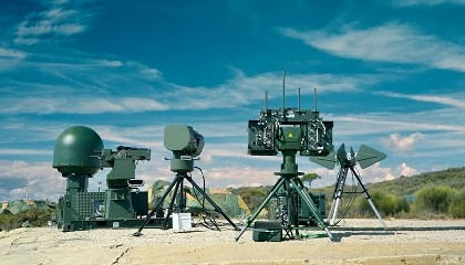 Foto de Indra presenta sistemas para aeron�utica, conectividad 5G en vuelo y defensa antidr�n