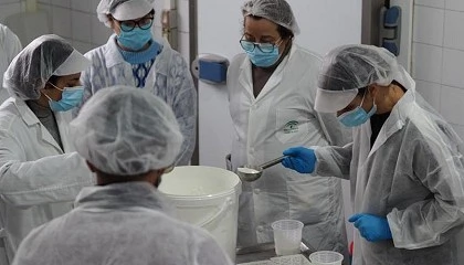 Foto de Curso de control de industrias l�cteas para mejorar la vigilancia de los procesos