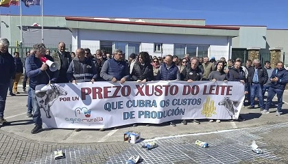 Foto de Los productores se levantan ante la industria l�ctea: contratos a la baja y costes disparados