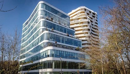 Foto de Elegante. Eficiente. EMBLEM.