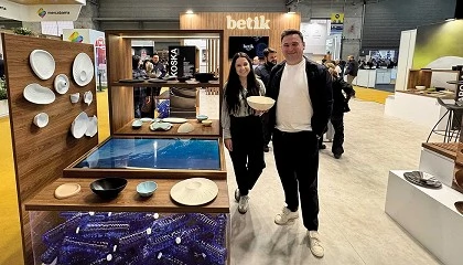 Foto de Betik lanza Nuba, una vajilla fabricada a partir de botellas de plástico recicladas