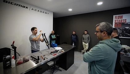 Foto de Arrancan las formaciones profesionales de Fox con Bicimax