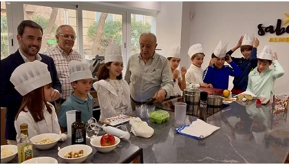 Foto de Sabores Almer�a acoge la presentaci�n de una gu�a de recetas infantiles en el marco de la Feria del Libro