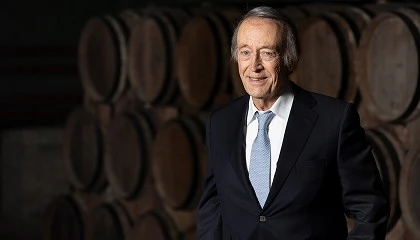 Foto de Miguel A. Torres recibe la Creu de Sant Jordi por su trayectoria en el sector vitivin�cola