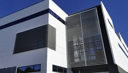 Foto de Lamas fijas, orientables o continuas: cu�l elegir seg�n la orientaci�n del edificio