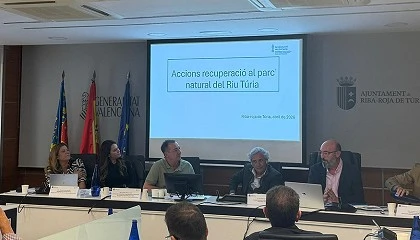 Foto de La Generalitat valenciana destina tres millones a la reconstrucci�n de 27 kil�metros de la v�a cicloopeatonal del Turia