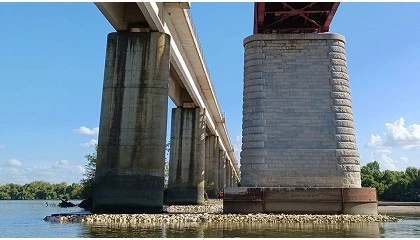 Foto de IP: realiza avalia��o t�cnica em ocorr�ncia na Ponte Rainha D. Am�lia