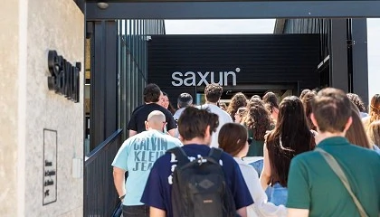 Foto de Saxun muestra a los estudiantes de Arquitectura de la Universidad de Alicante soluciones de control solar aplicadas a la edificaci�n