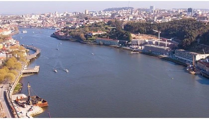 Foto de Perfuradoras rotativas Liebherr executam a funda��o da ponte que ligar� Porto a Vila Nova de Gaia