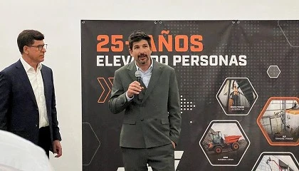 Foto de JLG Ib�rica celebra 25 a�os de trayectoria con un homenaje a las personas que impulsaron su crecimiento