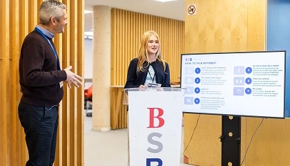 Foto de M�s de 1.700 alumnos participan en la primera edici�n del �No Pen Morning� de The British School of Barcelona