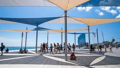 Foto de El Ayuntamiento de Barcelona mejora la protecci�n laboral frente a las olas de calor con una instrucci�n pionera