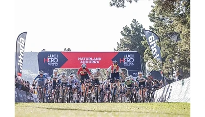 Foto de David Valero y Anna Weinbeer dominan en Naturland Andorra y asumen el liderato de la Copa del Mundo
