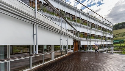 Foto de Wind Screen de Saxun: protecci�n solar exterior para una arquitectura m�s eficiente, confortable y conectada