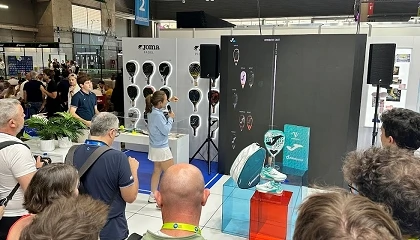 Foto de Joma acelera en pádel tras agotar existencias de palas