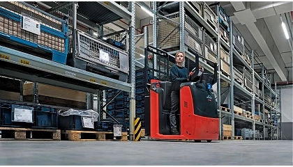 Foto de Linde MH lanza nuevos preparadores de pedidos con batería Li-ION integrada para mejorar la eficiencia en almacén