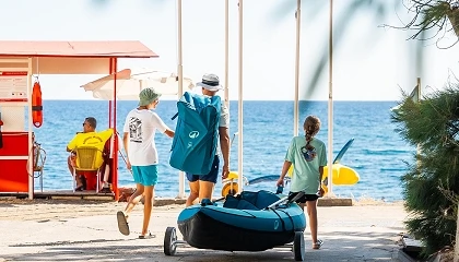Foto de Decathlon supera las 80 tiendas con servicio de alquiler de deportes acuáticos en España
