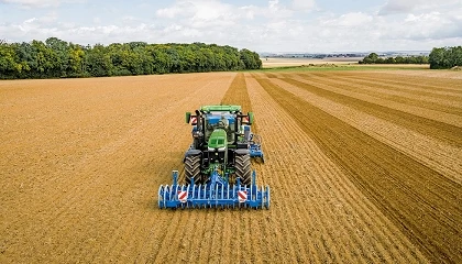 Foto de John Deere atualiza tratores 6R de chassi grande e extra grande