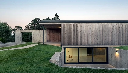 Foto de Una vivienda que interpreta la memoria rural de Galicia
