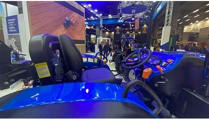 Foto de India tira del mercado mundial de tractores
