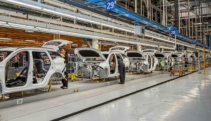 Foto de Ebro pone en marcha una nueva l�nea de producci�n en Barcelona con capacidad para fabricar 250 veh�culos al d�a