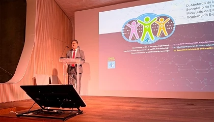 Foto de Educación reivindica el papel del profesorado en la era de la inteligencia artificial