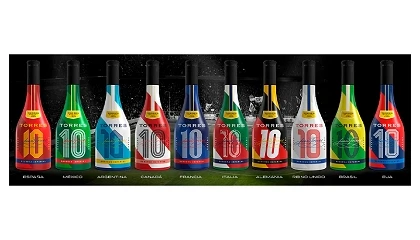 Foto de El número 10 salta de la camiseta a la botella