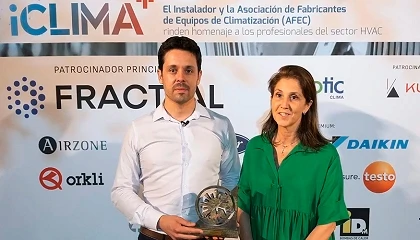Foto de Entrevista a Javier G�mez, jefe de producto en Iberdrola �rea de rehabilitaci�n energ�tica en edificaci�n, y Coral Souto, gerente de Seingenia Soluciones de Ingenier�a