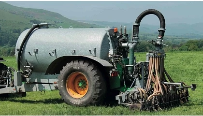 Foto de Proteger el suelo y maximizar el rendimiento, retos de BKT con el Ridemax FL 615 VF 900/65 R38