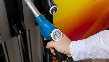 Foto de Repsol, Toyota, BMW y Bosch lanzan un proyecto piloto con veh�culos impulsados por gasolina 100% renovable