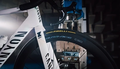 Foto de Pirelli te agarra a la carretera con su gama P ZERO Race