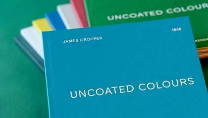 Foto de James Cropper reivindica el color como elemento diferenciador del packaging de lujo