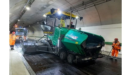 Foto de Una nueva extendedora sobre ruedas demuestra su eficacia en el t�nel del Mont Blanc
