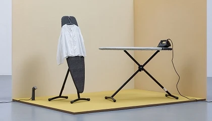 Foto de Brabantia presenta una tabla de planchar que combina el planchado horizontal y vertical en un mismo equipo