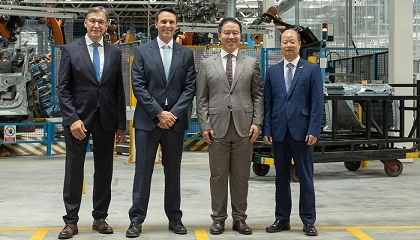 Foto de Ford y Geely Auto crearán una empresa conjunta para fabricar cinco nuevos vehículos en la planta de Valencia