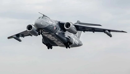 Foto de Embraer exhibe el E195-E2 y el KC-390 Millennium en Farnborough
