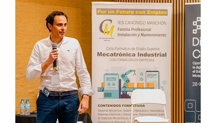 Foto de C�lula rob�tica flexible para proceso productivo automatizado en la industria de la alfombra