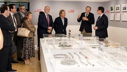 Foto de Salvador Illa visita la fábrica de Tucai en Vietnam