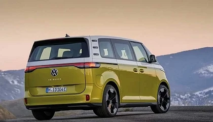 Foto de Röhm suministra un PMMA coloreado que elimina el recubrimiento en componentes del Volkswagen ID. Buzz
