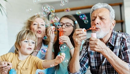 Foto de Cuatro de cada diez familias dependen de los abuelos para cuidar a los hijos